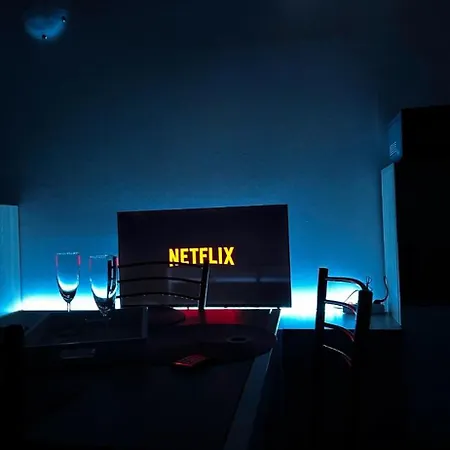 Francesco's House-airport