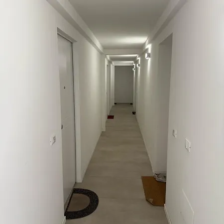 Francesco's House-airport *