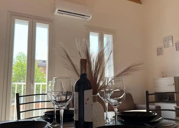 Francesco's House-airport *