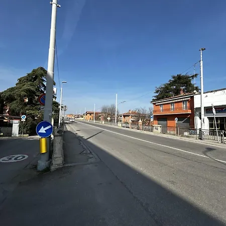 Francesco's House-airport * ボローニャ