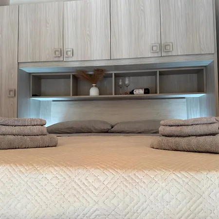 Francesco's House-airport * ボローニャ