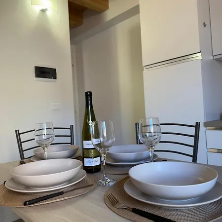 Francesco's House-airport